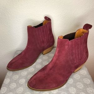 Urban Outfitters Suede Leather Ankle Boots size 3